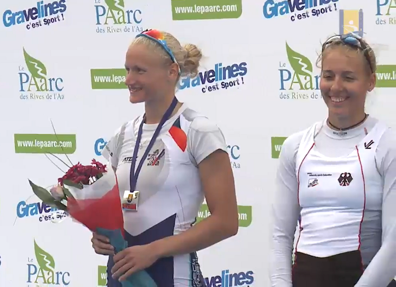 "Stříbrná" Lenka Antošová s vítězkou závodu skifařek