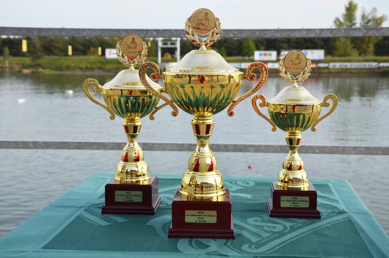 Poháry pro nejúspěšnější kluby čekají na předání