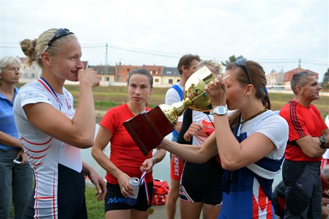 Ve skifu žen podle očekávání zvítězila Lenka Antošová 
