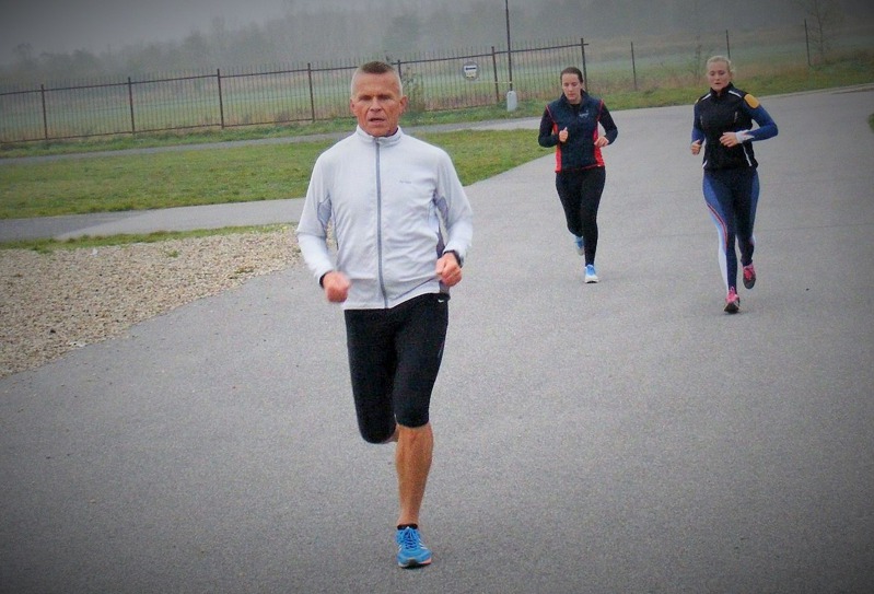 Ústřední trenér šel svěřencům přikladem (Foto Josef Akai)