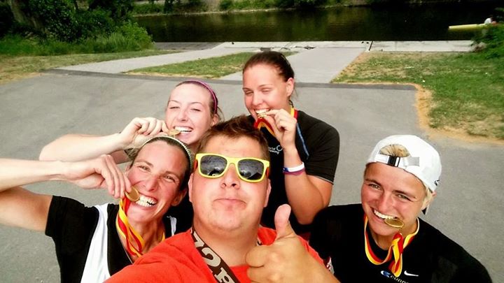 Selfie Jana Navrátila s veslařkami ČVK Praha