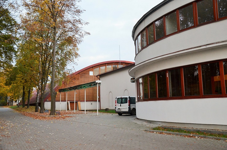 Pohled od brány sportovního areálu Pohled od brány sportovního areálu