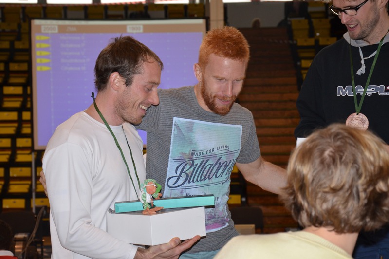 Jiří Kopáč a Miroslav Vraštil se sladkou cenou Jiří Kopáč a Miroslav Vraštil se sladkou cenou