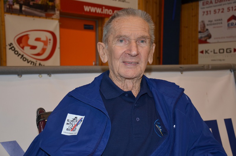 Jindřich Janus se objevil znovu s úsměvem Jindřich Janus se objevil znovu s úsměvem