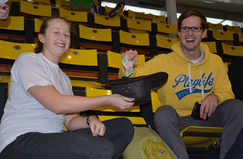 Do sbírky přispěl i olympionik Ondřej Vetešník Do sbírky přispěl i olympionik Ondřej Vetešník