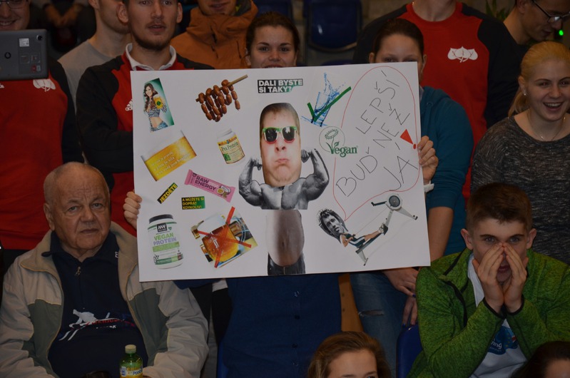 Svěřenci mu fandili (Foto Zdeněk Paroulek) Svěřenci mu fandili (Foto Zdeněk Paroulek)