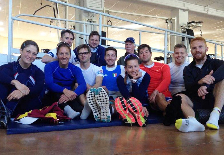 Na fotografii pořízené samospouští chybí Jiří Kopáč