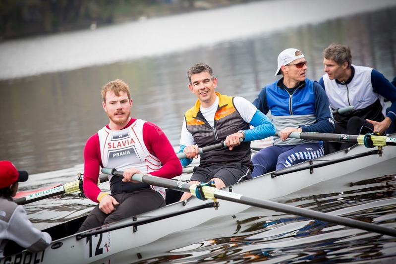 Matt Brittin před Dušanem Macháčkem a Jiřím Kejvalem