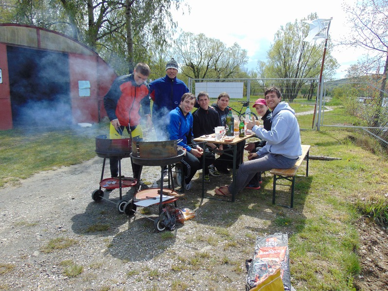 Závody „Okolo ostrova" (Foto Jiří Žídek a spol) Závody „Okolo ostrova" (Foto Jiří Žídek a spol)