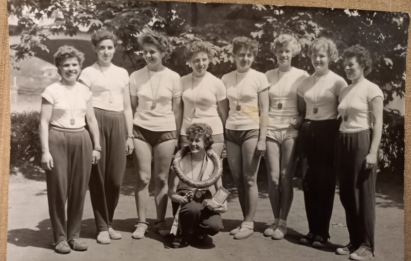 Světla Hudečková třetí zprava